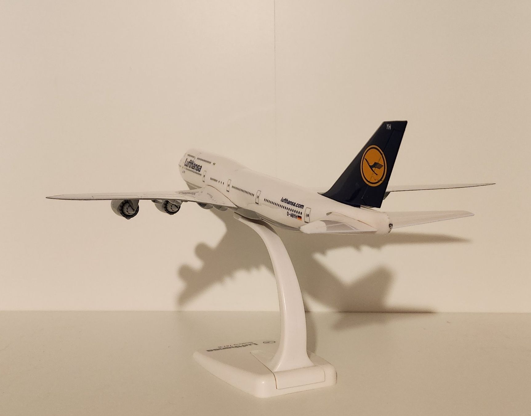 Herpa Kit di modellismo & Modellini statici: Herpa Snap-fit Lufthansa Boeing 747-8i – Usato da Wittenwil venduto da ced_q8j7 3