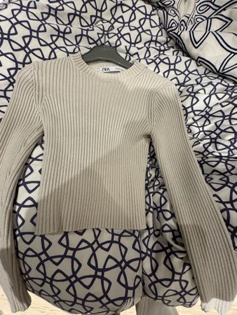 Pull ZARA crème côtelé, taille S - Parfait pour l'automne!