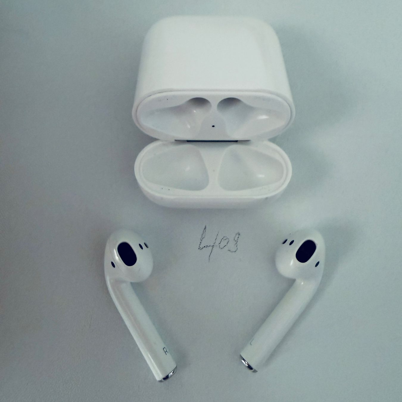 Apple Cuffie: Original Apple AirPods 2 Gen. Wireless Kopfhörer & Case – Usato da Basel venduto da MY.AIRPODS.SHOP 1