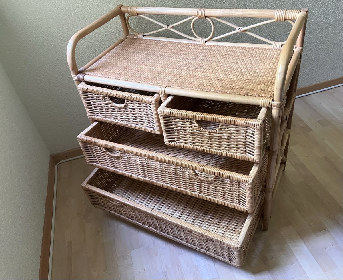 Cassettiere: Rattan Kommode mit Schubladen – Usato da Bremgarten AG venduto da merlindimi 1