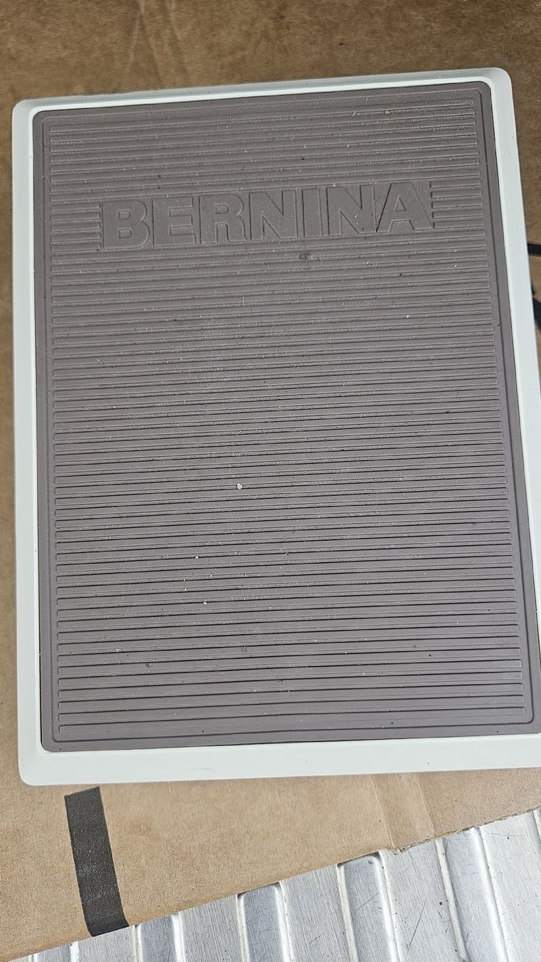 Bernina Macchine da cucire: Bernina sewing machine foot pedal type 86 used condition – Usato da Sachseln venduto da laz_65cg