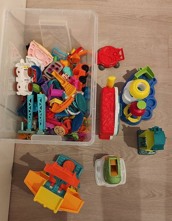 Materiale per modellare: Plastilina play doh set vari – Usato da Magliaso venduto da mar_66sk