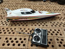Speedboot mit 2 Motoren 