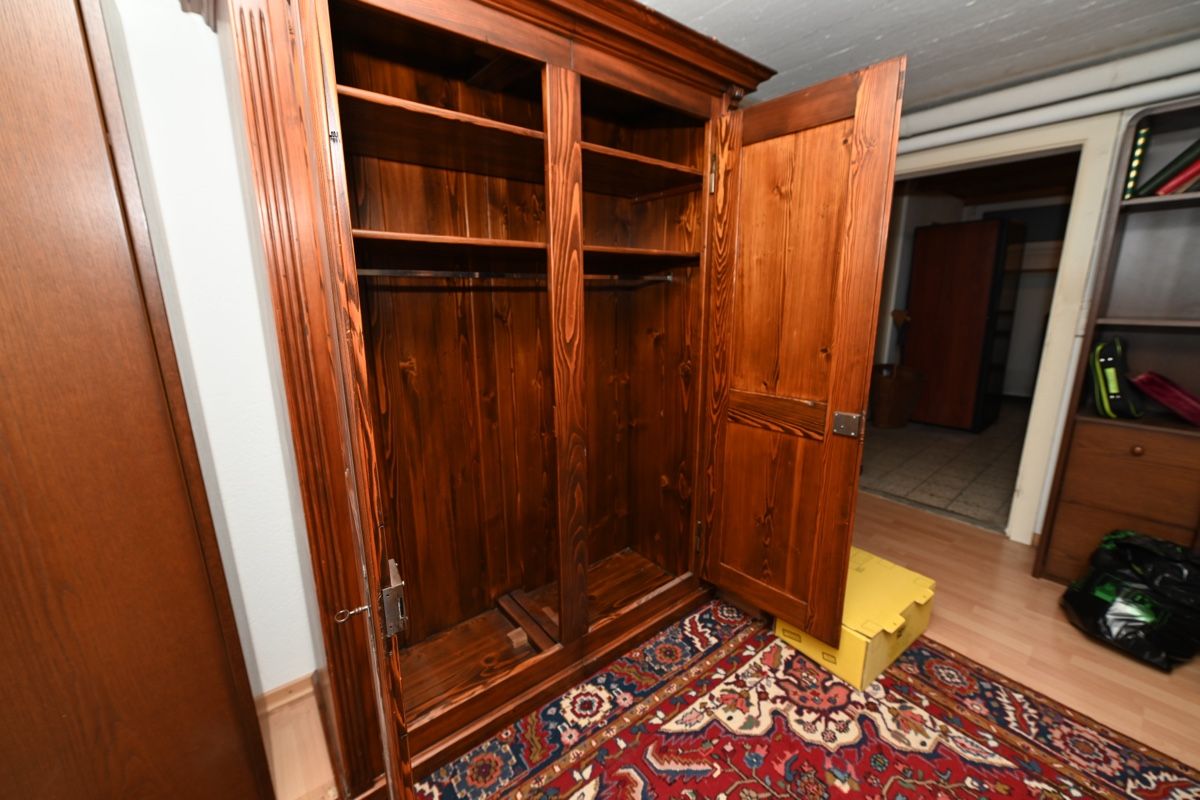 Armadi: Massiver Kleiderschrank rustikal, 2-trg. – Usato da Rombach venduto da JMP_Aloha 2