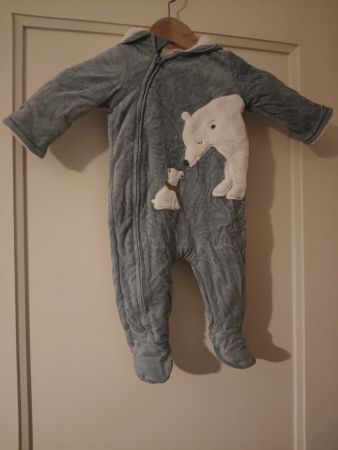 Baby Strampler gefüttert Eisbären Motiv Gr. 68 super Zustand