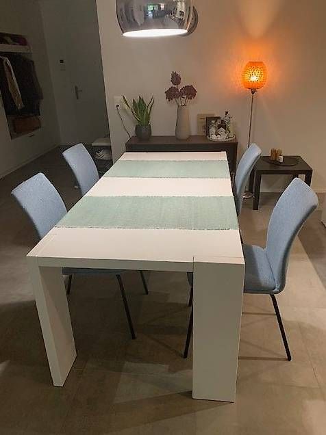 Tavoli: Eleganter weisser Hochglanz-Tisch – Usato da Kollbrunn venduto da prudent79