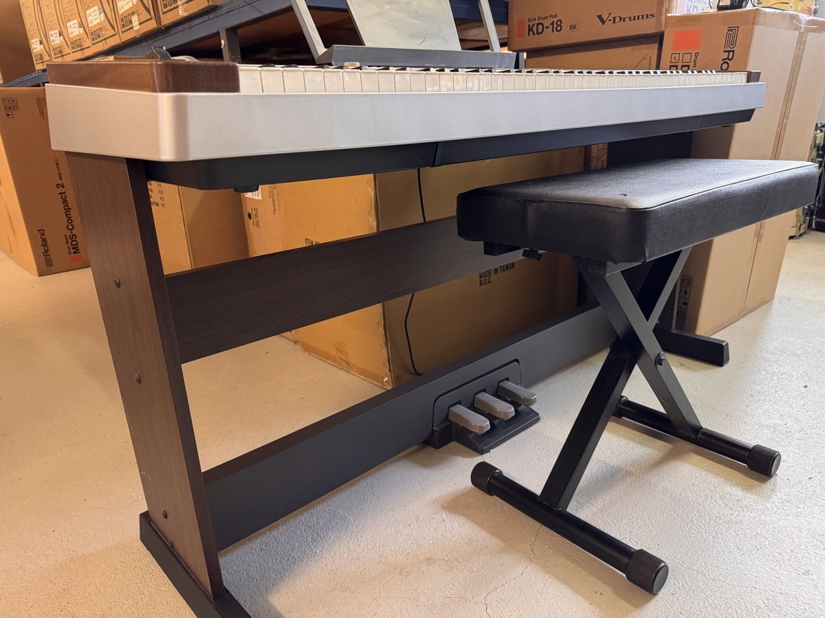 Yamaha Strumenti musicali: Yamaha DGX-640 – Usato da Zofingen venduto da drummer74 4