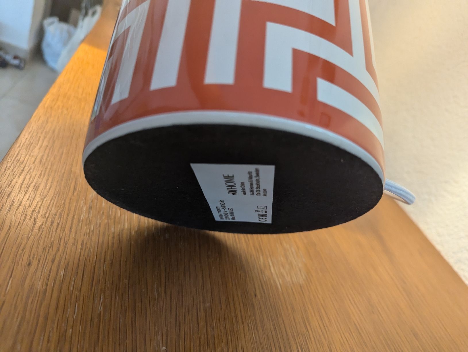 H&M Lampade: Large Table Lamp H&M HOME Geometric Design – Usato da Erlinsbach SO venduto da Meytalien 7