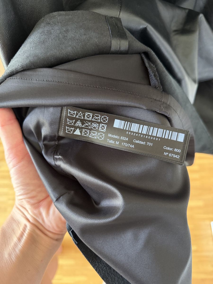 Massimo Dutti Jupes: Massimo Dutti leather skirt M – D'occasion à Nyon par dasha107 3
