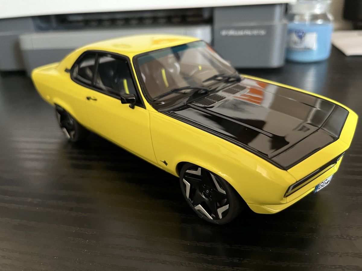 Opel Modellini d'auto: Opel Manta E-Elektro. 1:18 Otto mit OVP – Nuovo e nell'imballaggio originale da Rümlang venduto da Papamoll4 3