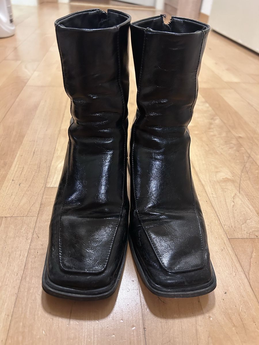 Scarpe per cavalli: Black Leather Square Toe Chunky Heel Boots – Usato da Zürich venduto da rob_n7vd