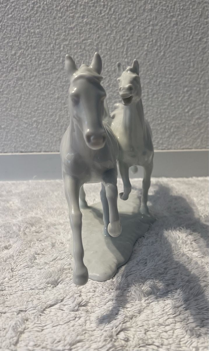 Sculture & Statue: AK Kaiser Porzellanfigur Pferde – Usato da Au ZH venduto da Shalima1985 1