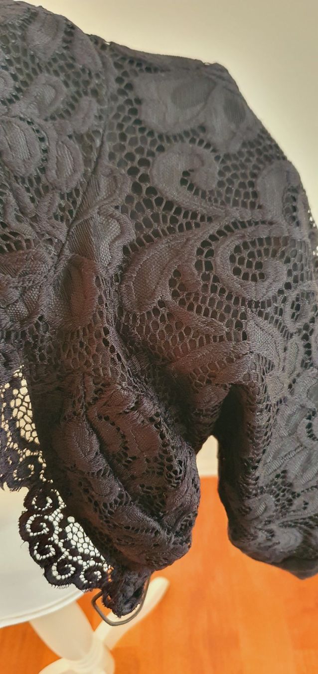 Top: Body Spitze schwarz Gr. XS – Usato da Stansstad venduto da InStyle8 7