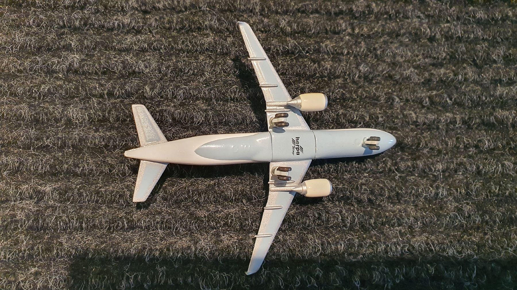 Herpa Kit di modellismo & Modellini statici: HERPA EGYPTAIR AIRBUS A320-200  – Usato da Männedorf venduto da Modellbau-wyss 4