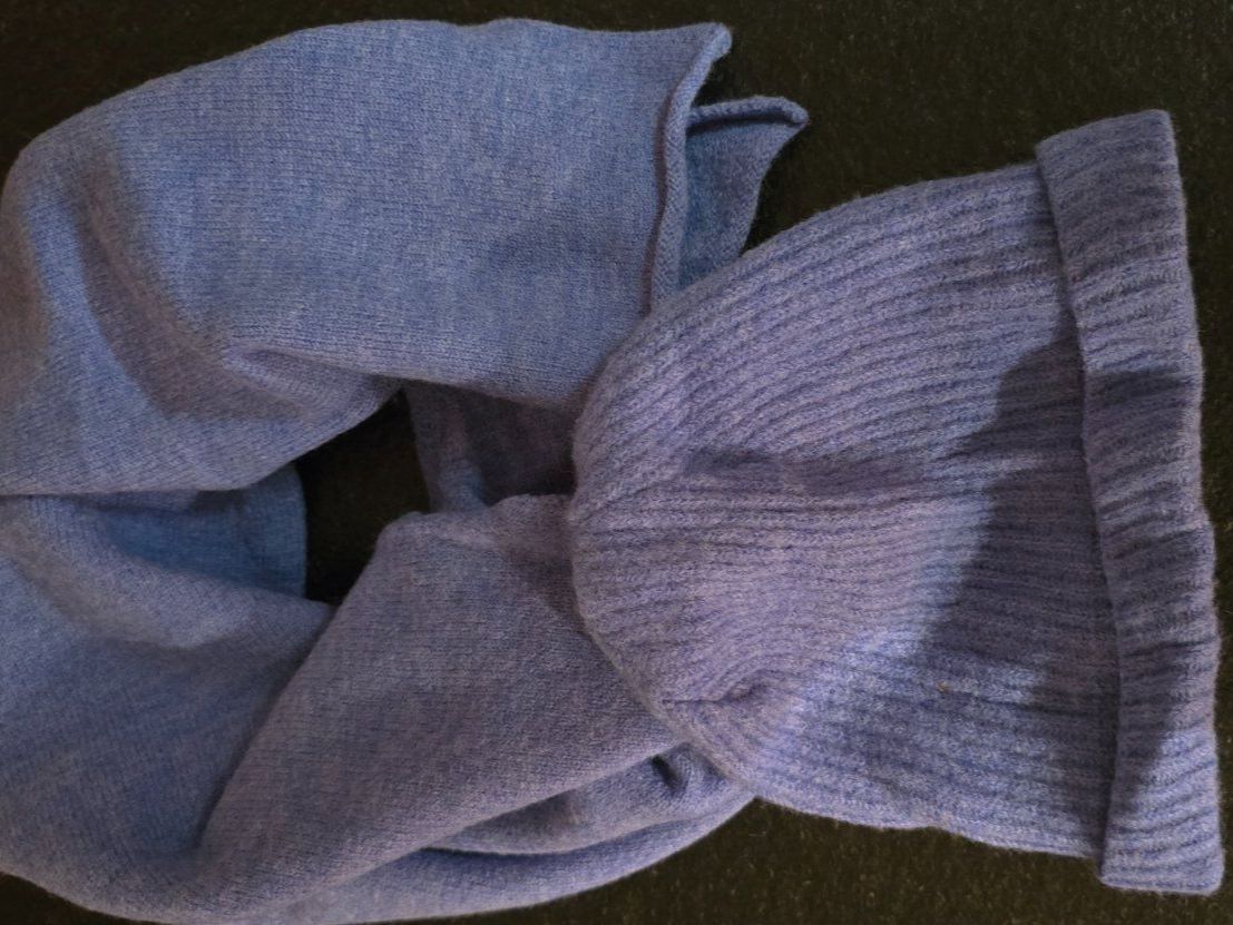 Foulard & Sciarpe: Wollschal mit Mütze – Usato da Oberbuchsiten venduto da kar_w9p9 1