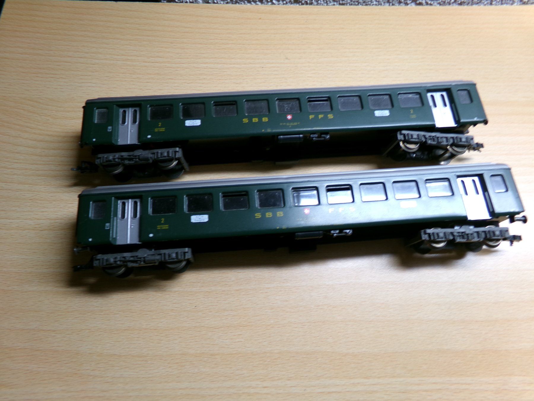 Fleischmann Modellini di ferrovie: Fleischmann H0 2xAnhänger 2.Klasse H0 – Usato da Hombrechtikon venduto da Se9