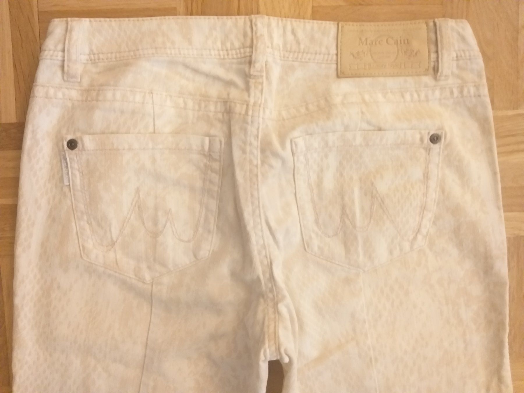 Marc Cain Jeans: MARC CAIN Jeans taille / Grosse M (3) – Gebraucht aus Cossonay-ville von Super-Price-Quality 6