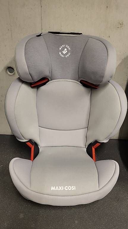 Auto-Kindersitze: Maxi-Cosi, hellgrau – Gebraucht aus Binningen von car_xn7m