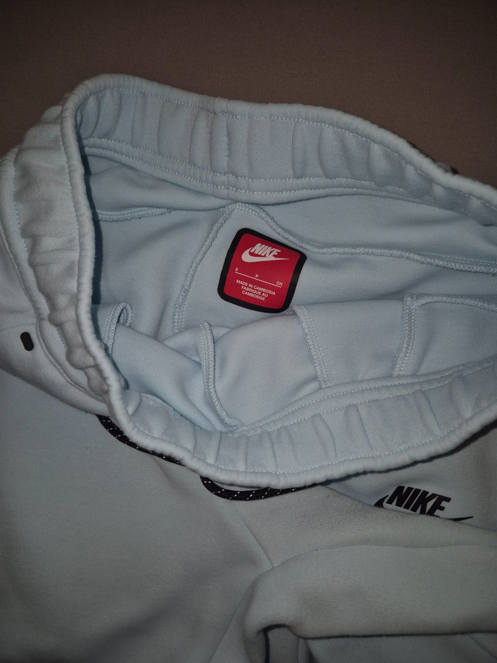 Nike Lotti di vestiti: Nike Tech Fleece Trainingsanzug – Usato da Luzern venduto da Yel_low 3