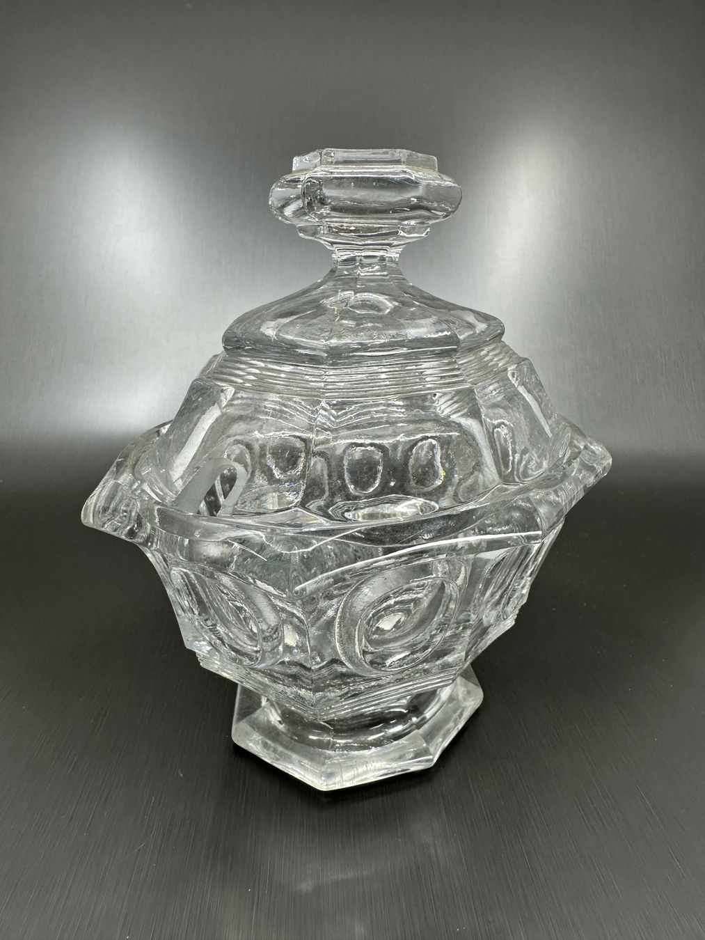 Ciotole: Glasschale mit Deckel, Oval,  Scheint älter zu sein, teile g – Usato da Arisdorf venduto da Liquidus 2