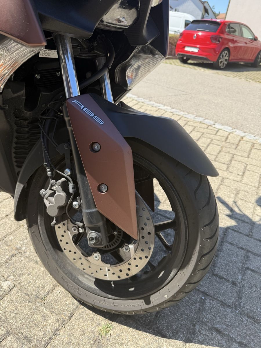 Yamaha Scooters: YAMAHA XMAX 300 ABS Roller – D'occasion à Berikon par lai_8wpt 3