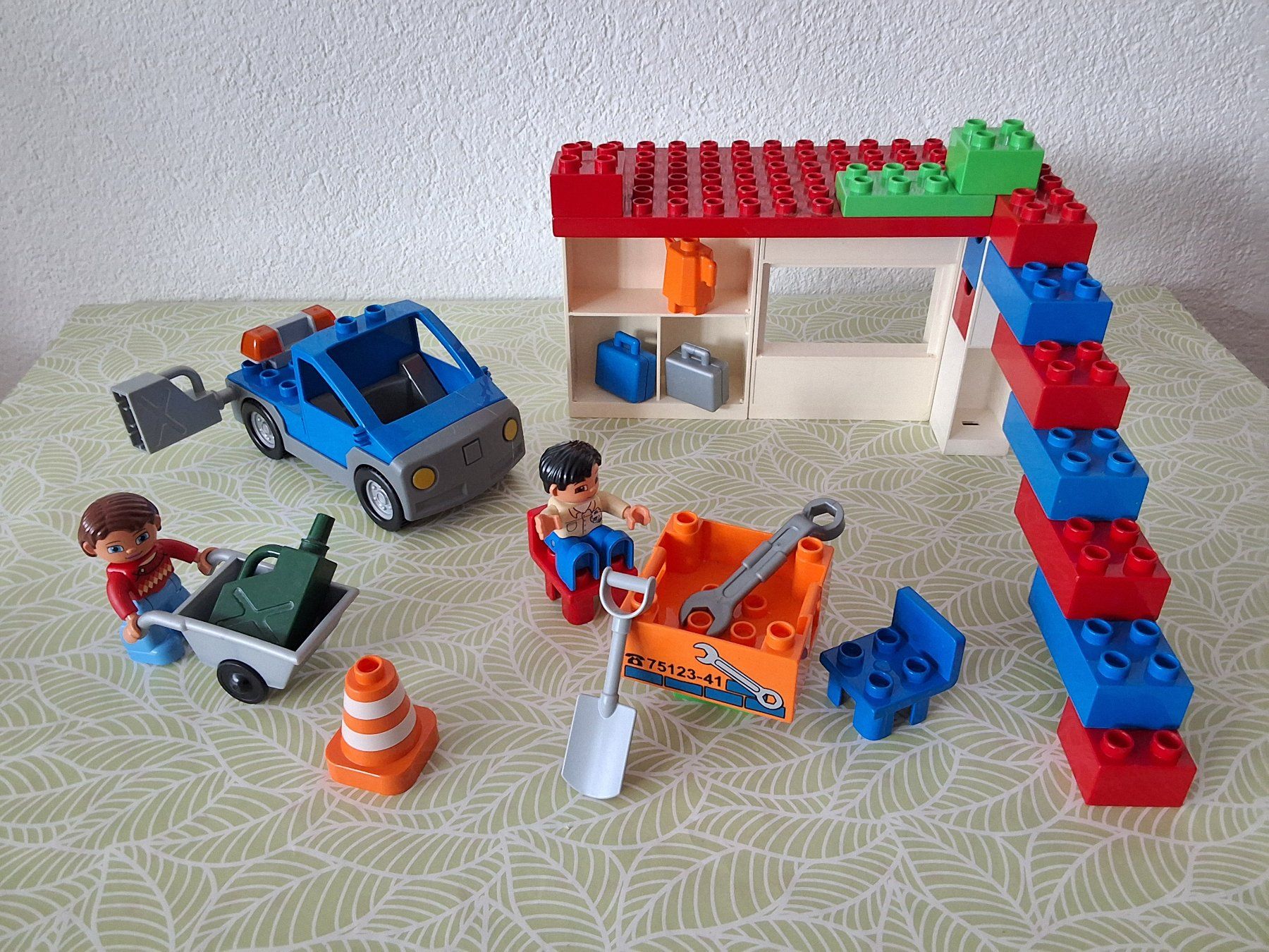 Lego Giocattoli: Lego Duplo ein Mann / Frau Garage – Usato da Liebefeld venduto da moony4blue 3