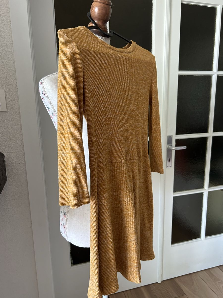 Bershka Robes: Robe Bershka S – D'occasion à Chez-le-Bart par Justine2025 1