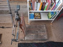 Antike Waage aus Holz, Rarität