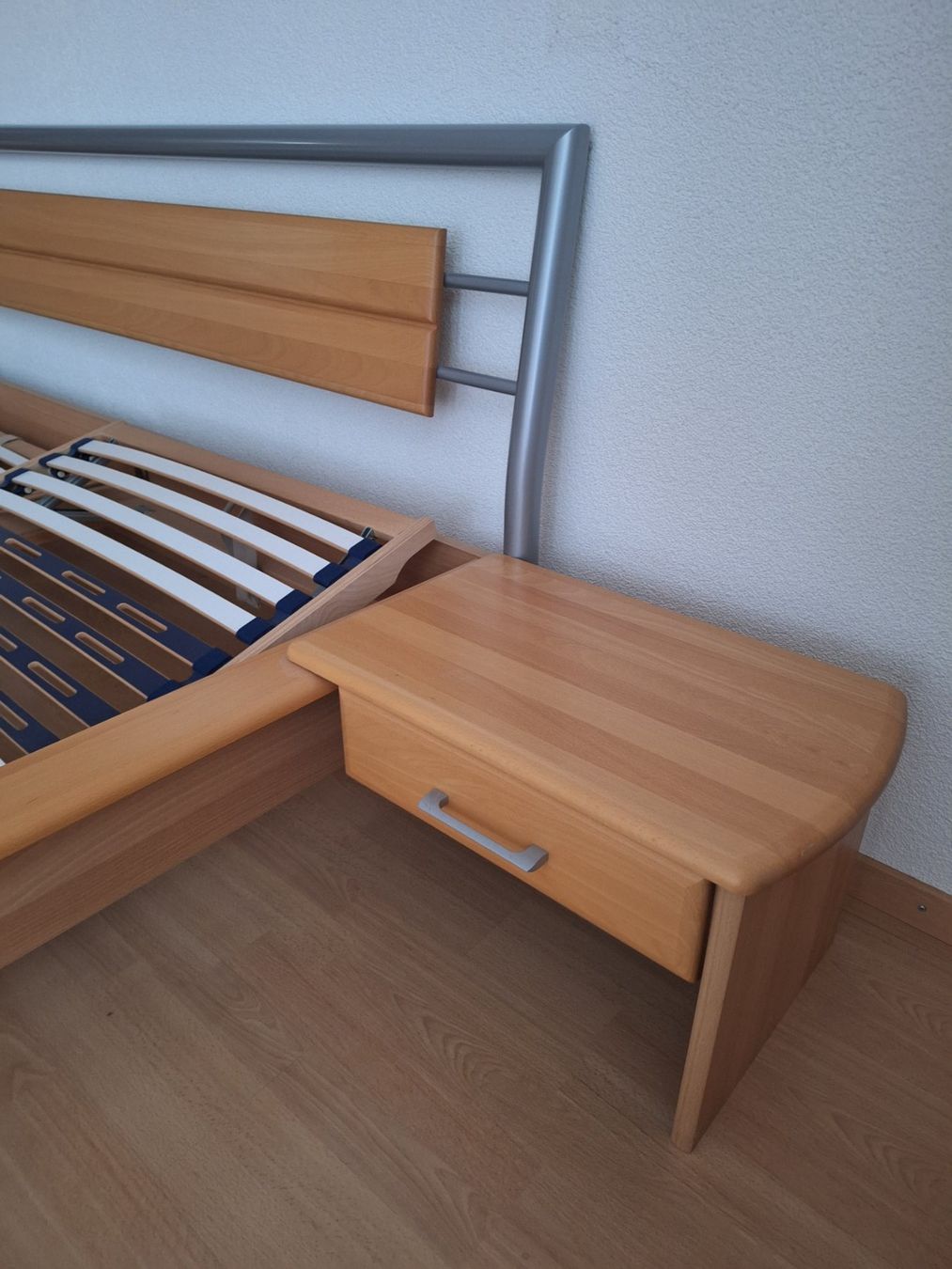 Betten: Doppelbett mit 2 inkludierten Nachttischen – Gebraucht aus Altstätten SG von denise_b 1