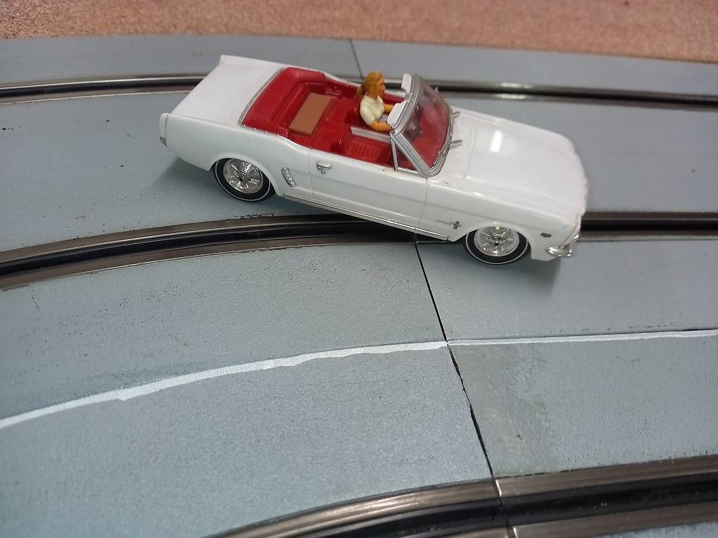 Carrera Piste: Carrera Evolution Ford Mustang Convertible James Bond – Usato da Langenthal venduto da noa_9wcy 2