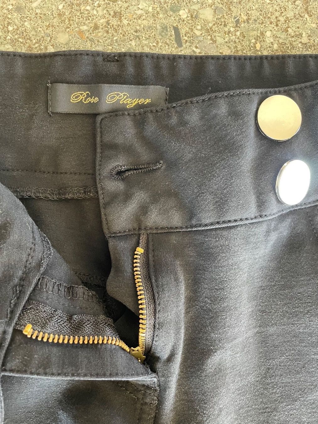 Hosen: Pantalon femme – Gebraucht aus Sion von tchana77 2
