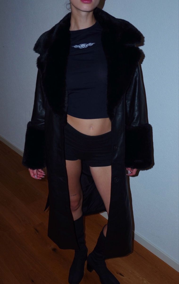 Bershka Mäntel: Faux Fur Leathercoat  – Gebraucht aus Bern von xen_f5tl 3