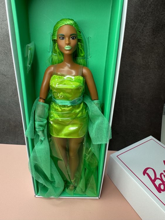 BARBIE CONVENTION CHROMATIC Couture Orange outfit Platinum label Model