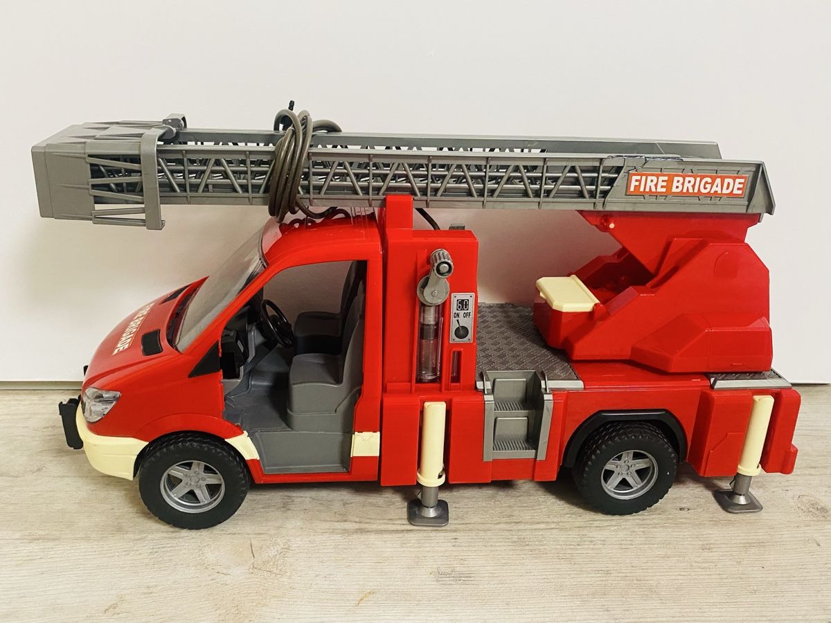 Bruder Giocattoli: Bruder Feuerwehrauto Mercedes – Usato da Niederwil AG venduto da Rola77 7