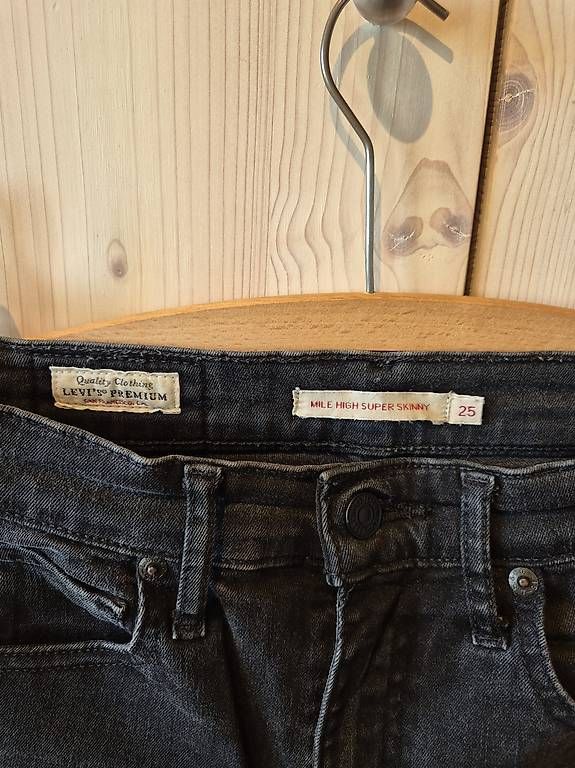 Jeans: Levi's Jeans – Usato da Schwarzenbach LU venduto da cifis 2