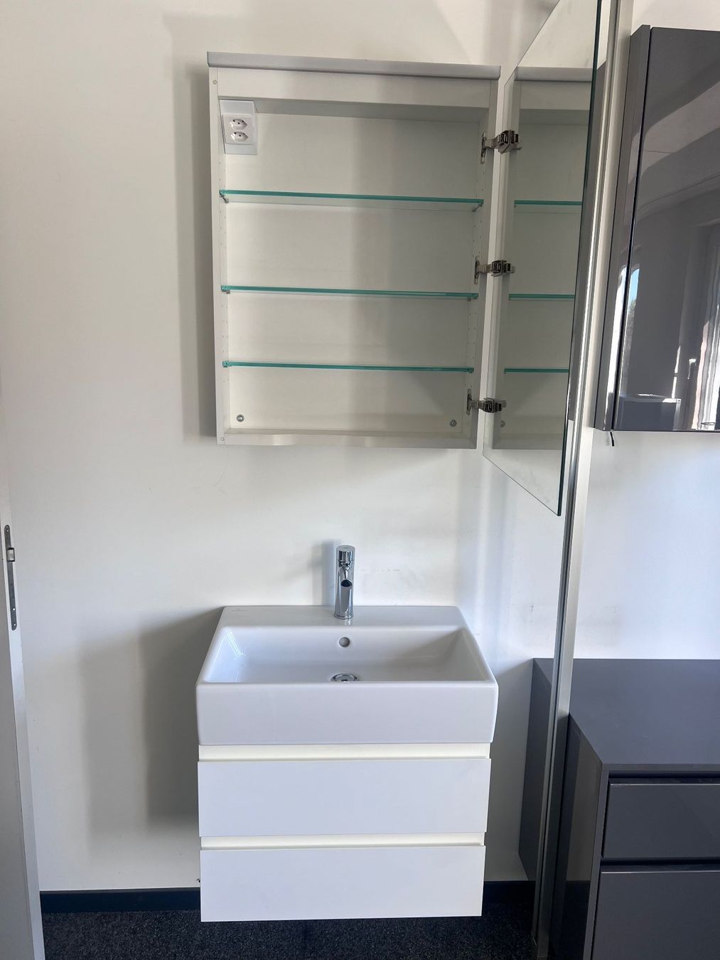 Mobili per bagno: Badmöbel mit Spiegelschrank – Usato da Reinach BL venduto da tba_2gyj 2