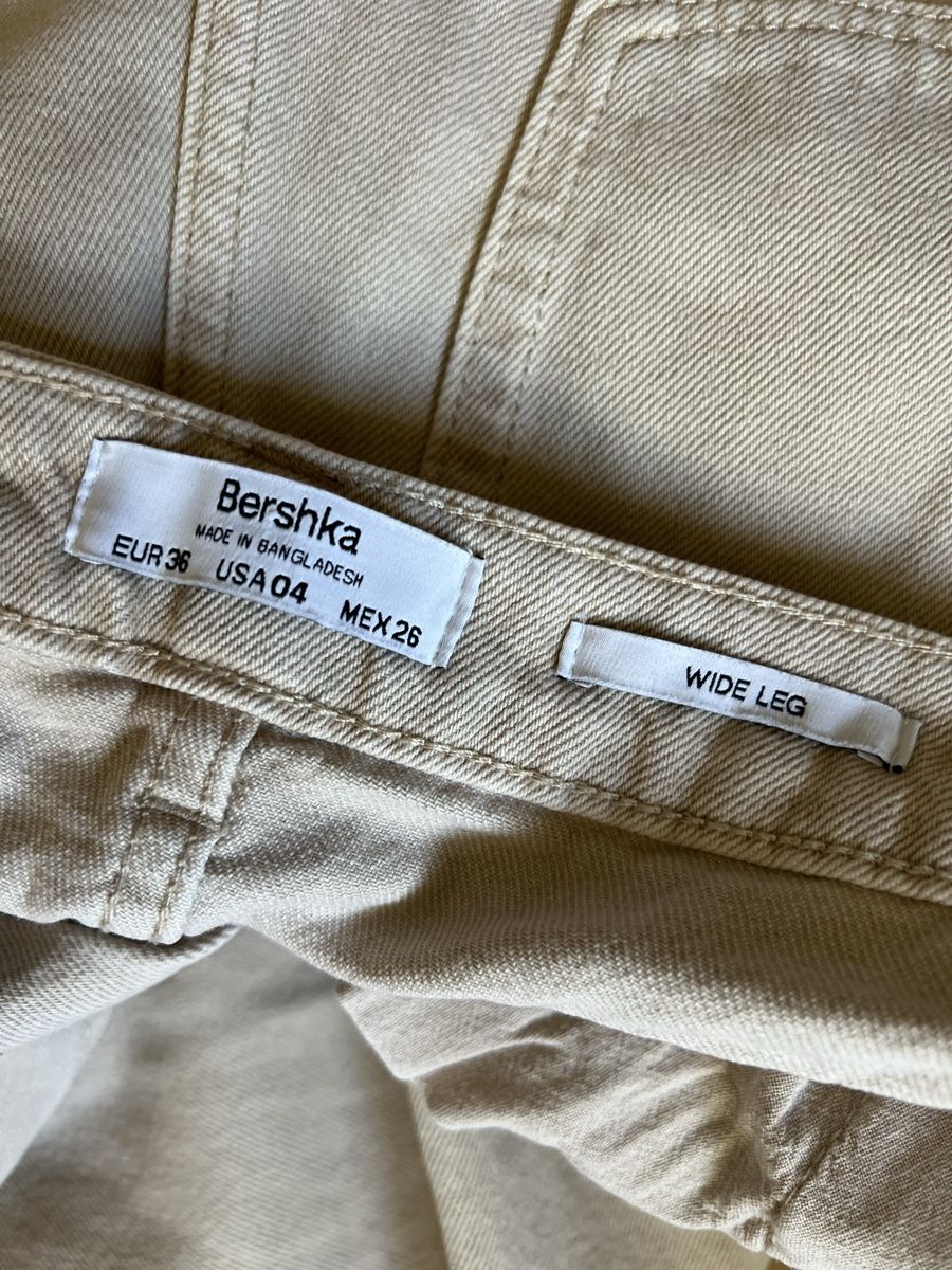 Bershka Jeans: Jeans beige Bershka – Usato da Saignelégier venduto da froglover16 3