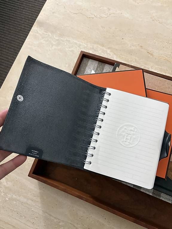 Blocchi: Hermes Notizbuch Grau – Usato da Unterägeri venduto da mar_96hk 1