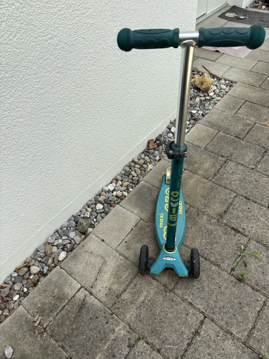 Micro Kickboard: Kinderroller Micro Maxi used blue – Gebraucht aus Schaffhausen von Falkenbier 1