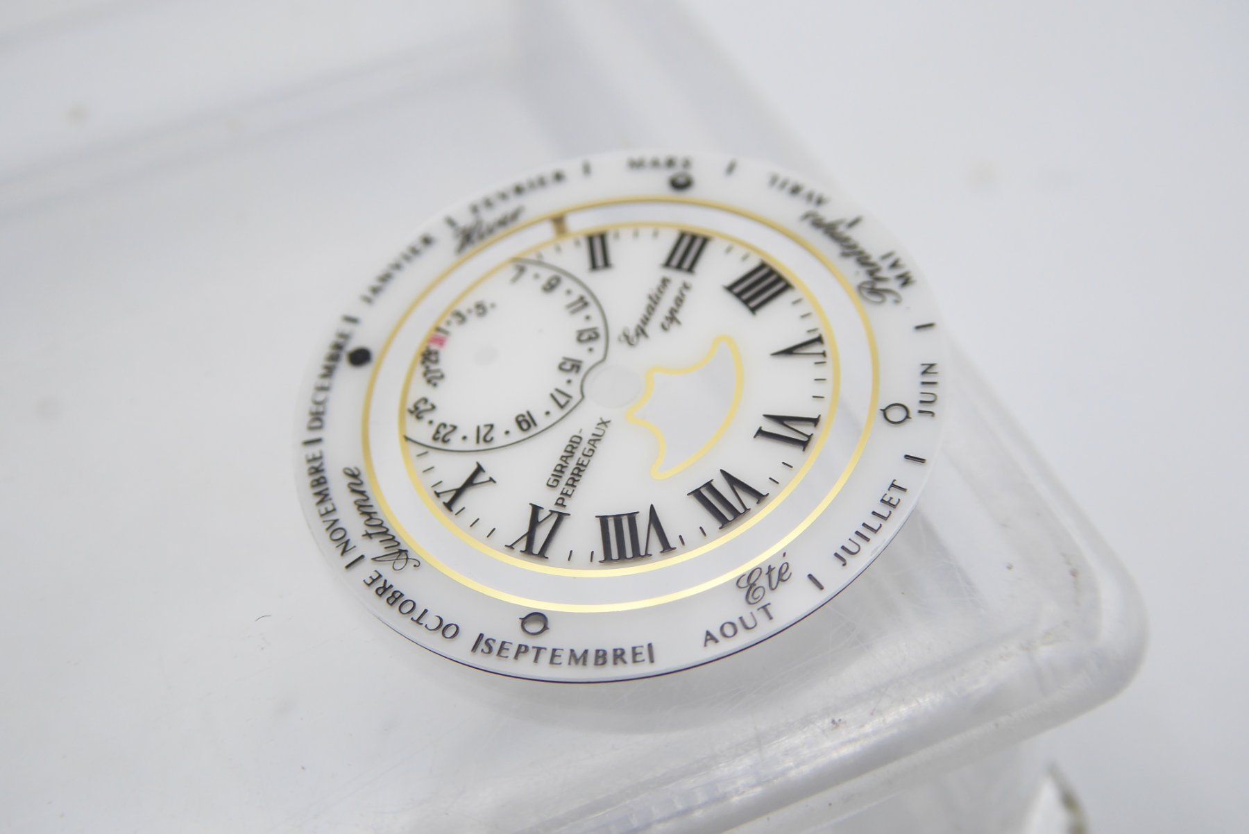 Orologi: Girard Perreguax Equation Space Date Moon phase dial. – Nuovo (secondo la descrizione) da Geneve venduto da adr_xk6n 3