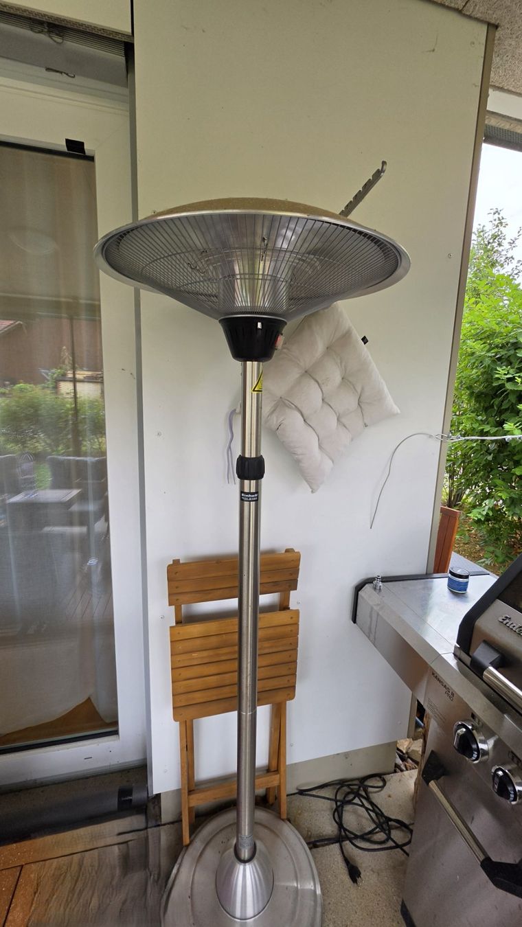 Einhell Radiatori: Einhell Terrassenheizer - NHH 2100 – Usato da Wiesendangen venduto da carl0z91