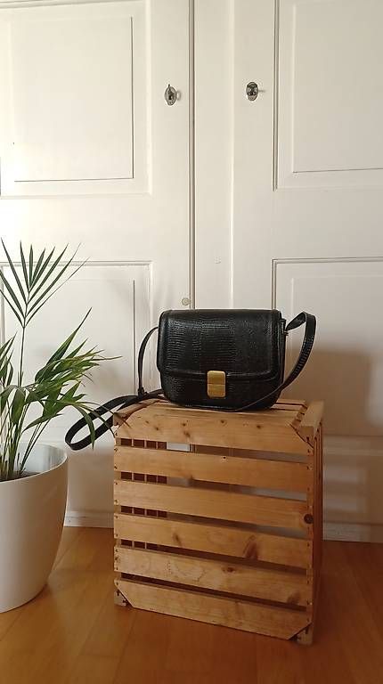 Sacs femmes: Mango Tasche  Schwarz Umhängetasche – D'occasion à Burgdorf par Damlaflugel