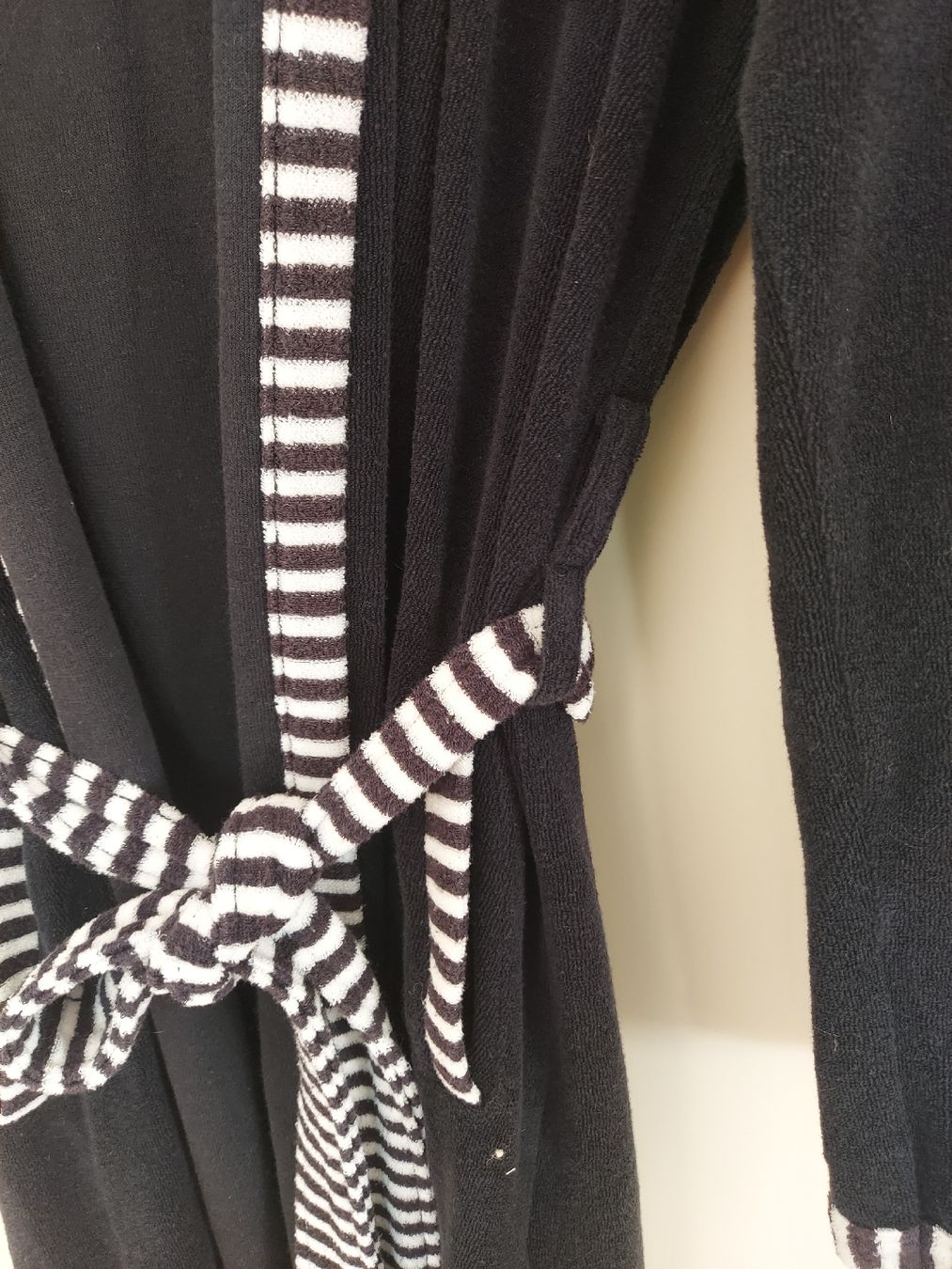 Vossen Accappatoi: black and white stripe bathrobe – Nuovo (secondo la descrizione) da Jongny venduto da lie_v6hs 2