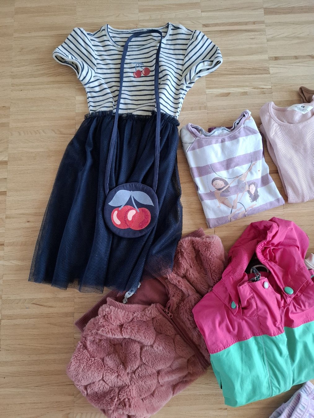 Ensembles coordonnés: Mädchen Kleiderpaket Grösse 122/128 – D'occasion à Zürich par SinJ30 1