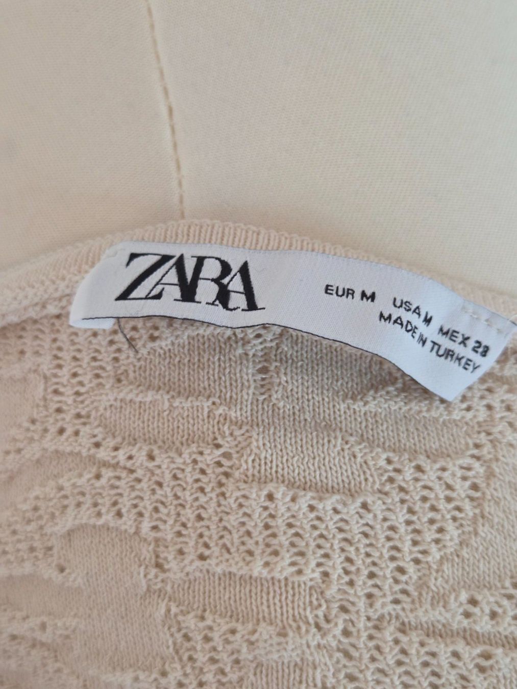 Zara Camicette: Bluse Beige Zara – Nuovo (secondo la descrizione) da Wängi venduto da Bibo4. 6