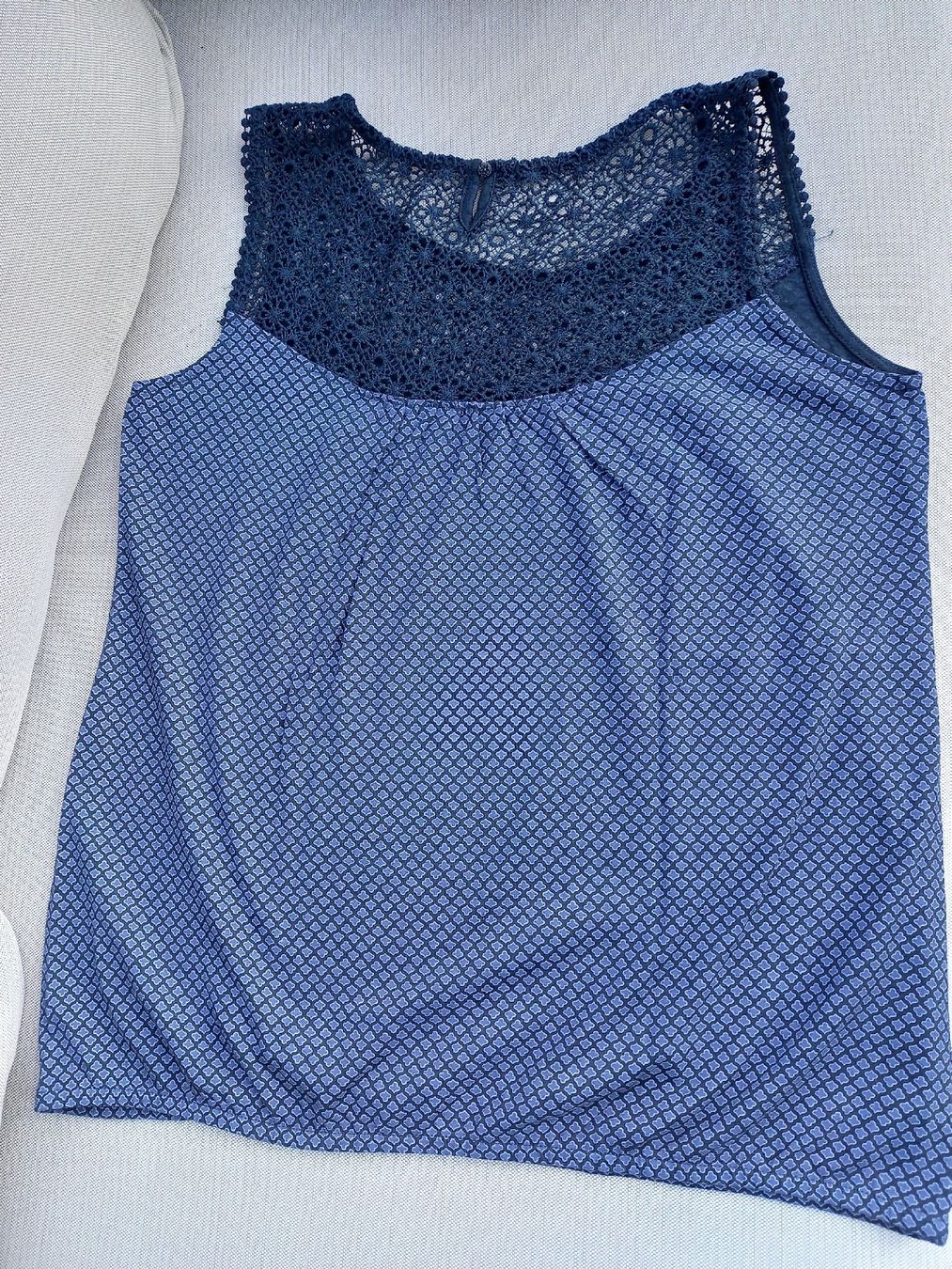Top: Top, Blau mit Spitze, Grösse 40 Sommer – Usato da Ruschein venduto da dom_nbr2 2