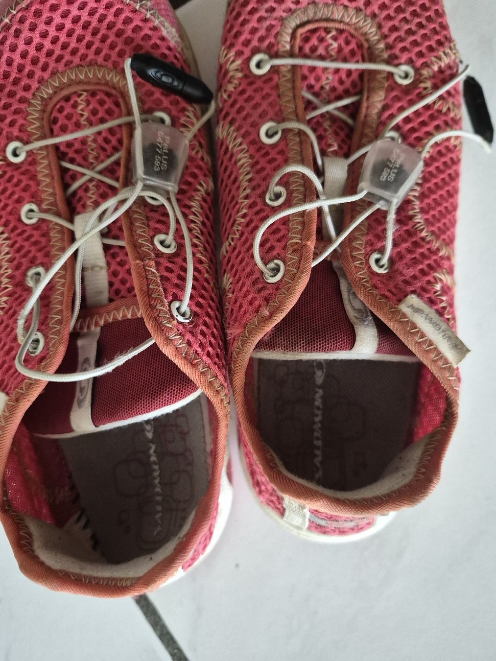 Scarpe da uomo: Salomon schuhe gr 33 – Usato da Villigen venduto da KaAn12 2