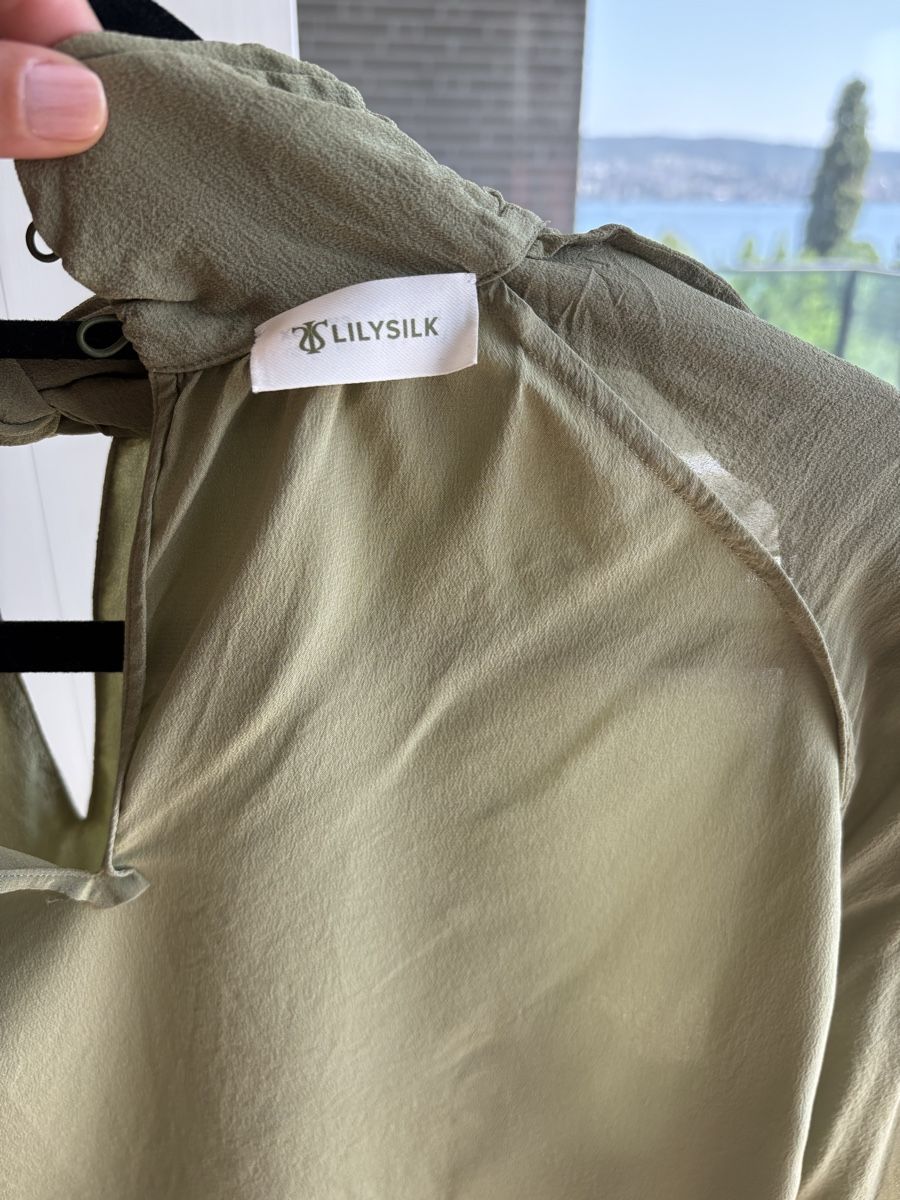 Blusen: LilySilk Olive Green Blouse lantern sleeve – Neu (gemäss Beschreibung) aus Zürich von zba_7pzv 5