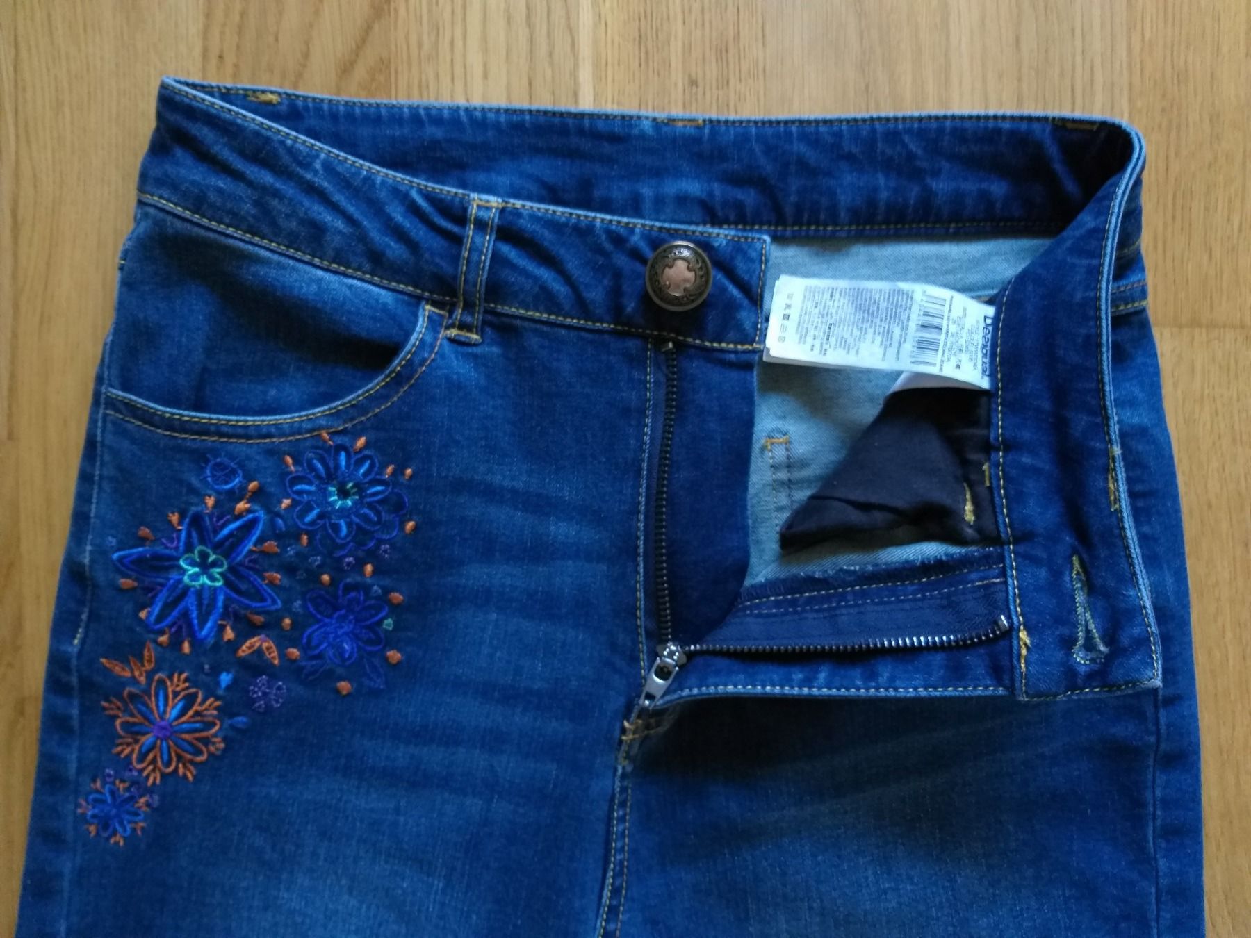 Desigual Jeans: DESIGUAL Jeans taille / Grosse 28 – Gebraucht aus Cossonay-ville von Super-Price-Quality 4