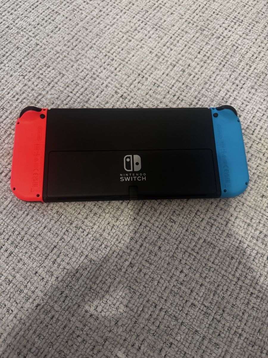 Nintendo Console: Nintendo switch OLED – Nuovo (secondo la descrizione) da Genève venduto da bou_7vrk 2